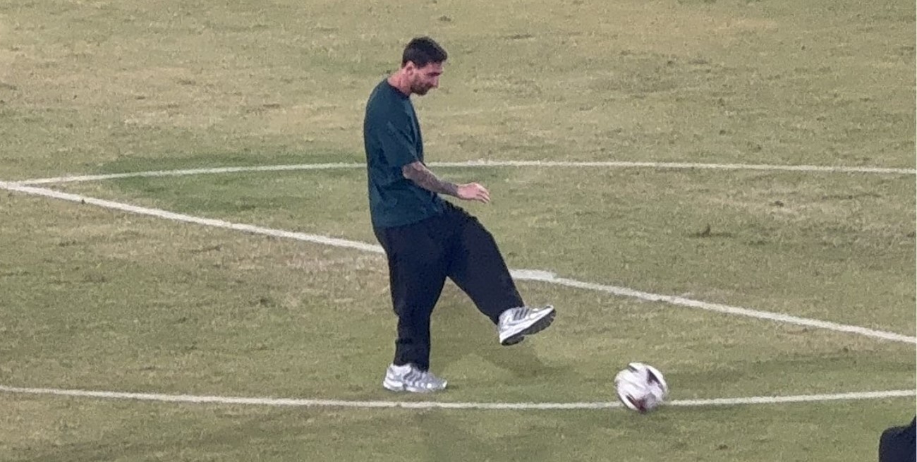 Tras el caos en Calcuta, Messi hizo delirar a Hyderabad