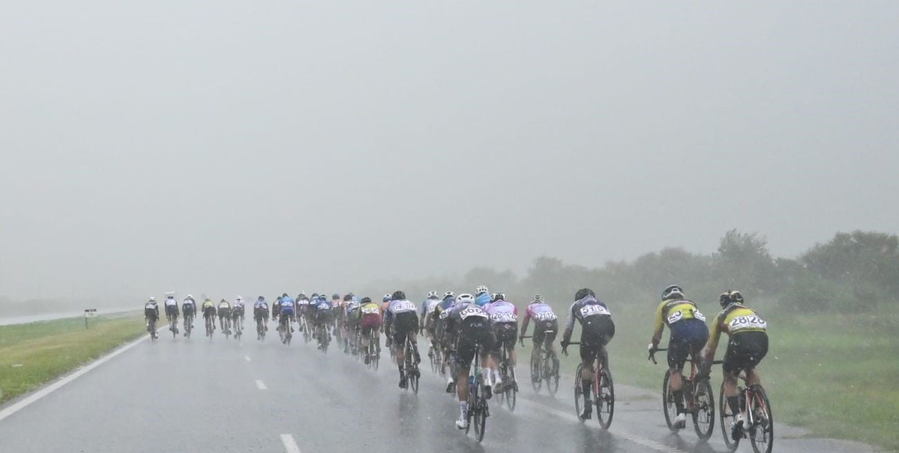 La Santa Fe–Rosario quedó condicionada por la tormenta y analizan reprogramarla