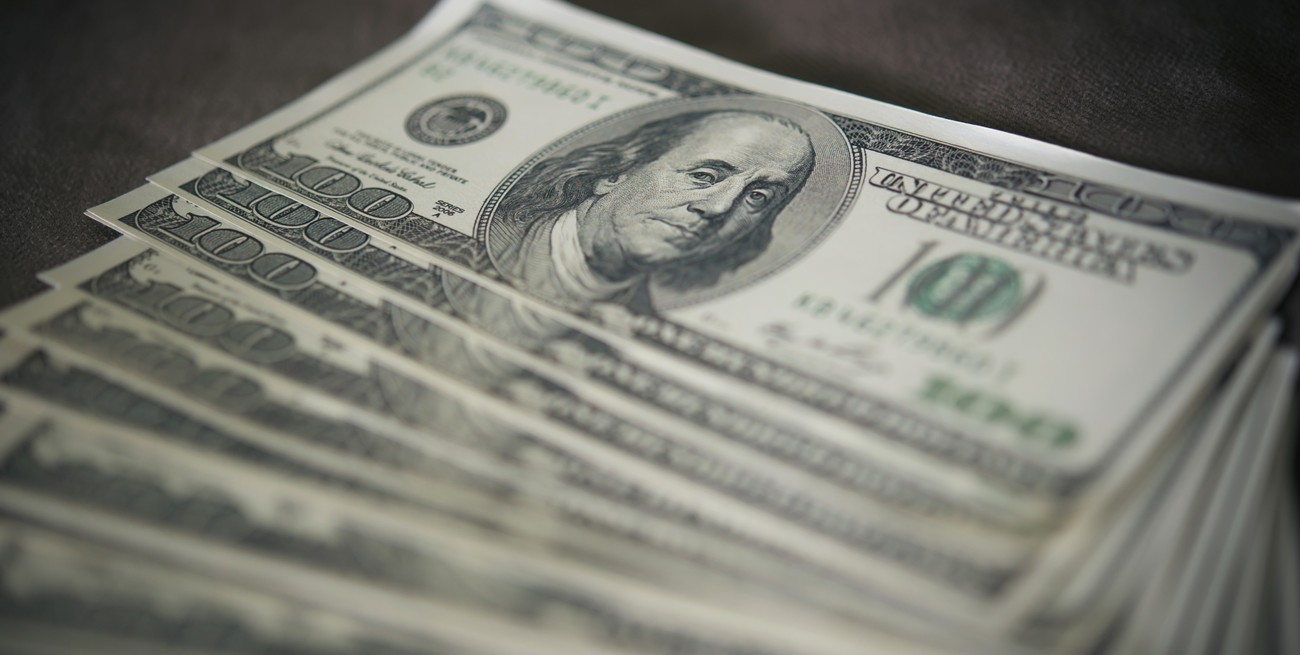 Así cerró el dólar en los bancos argentinos este lunes 15 de diciembre