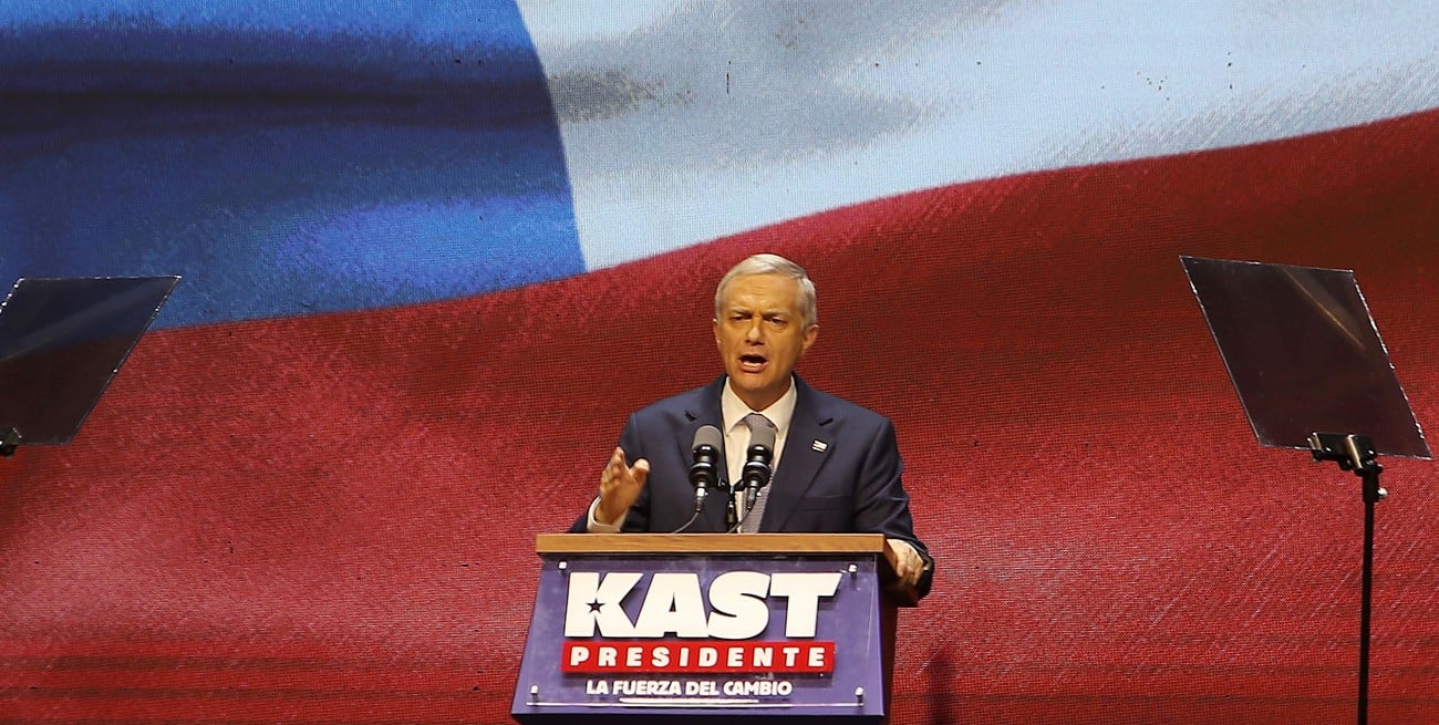 Bessent felicitó a Kast por su victoria en Chile y lo comparó con Milei