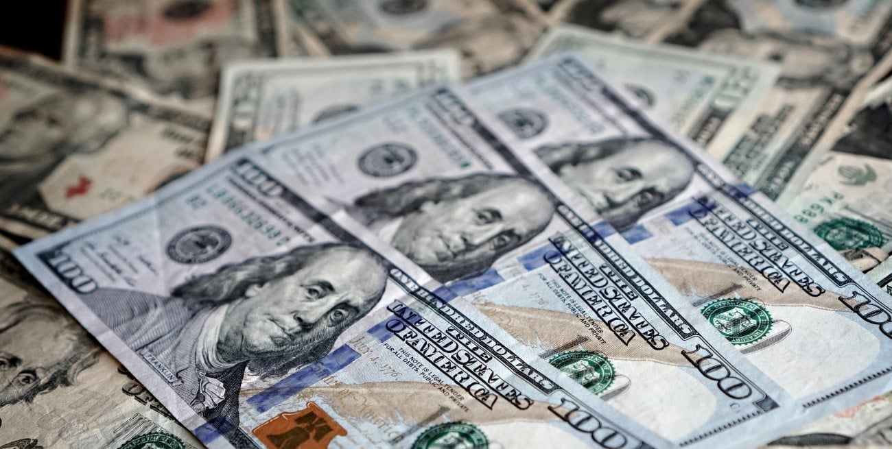 Así cerró el dólar en los bancos argentinos este viernes 23 de enero