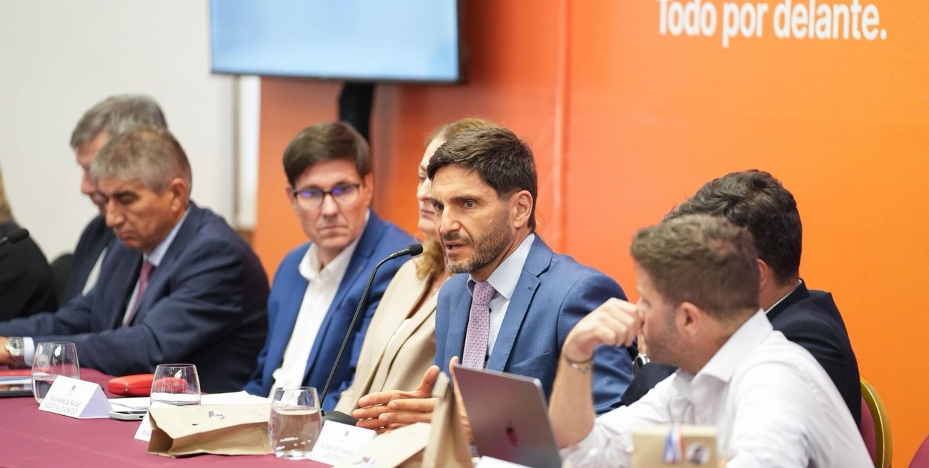 Pullaro planteó ante su equipo un gobierno de cercanía para jugar el segundo tiempo