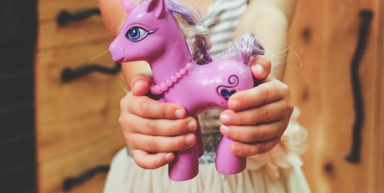 Menos nacimientos y más pantallas: cómo cambia la infancia y el consumo de juguetes en Argentina