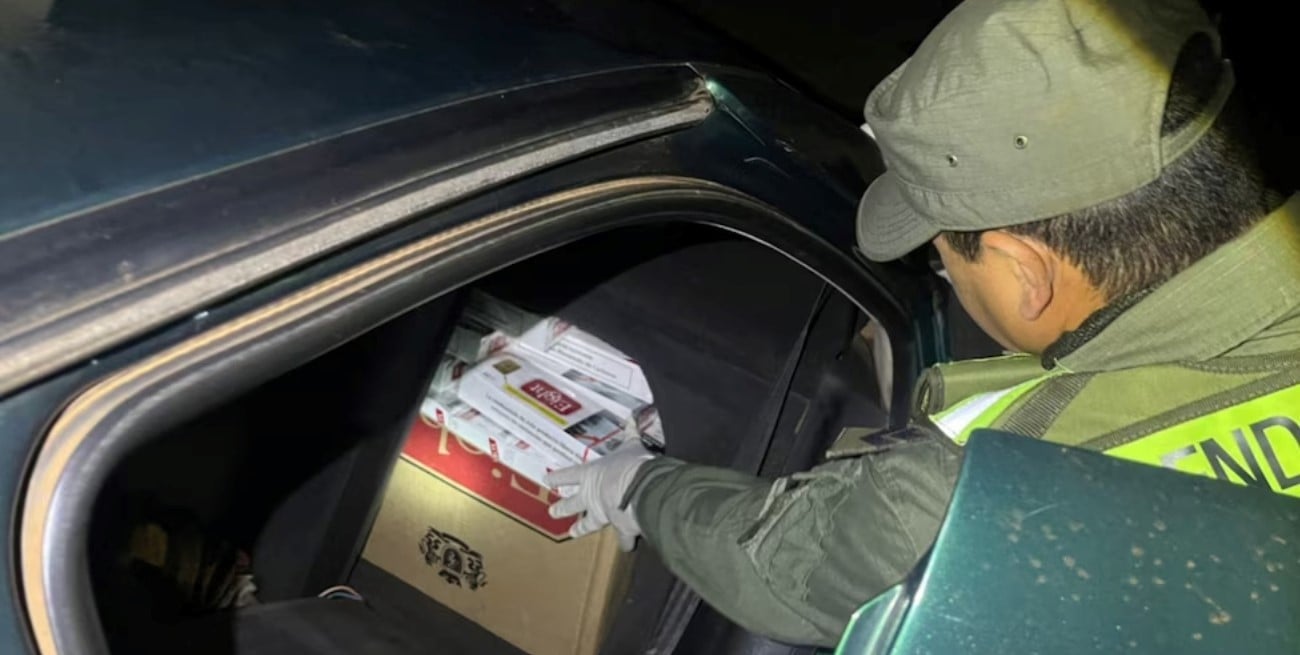 Chocaron un puesto de Gendarmería y quedaron al descubierto con 5.000 atados de cigarrillos