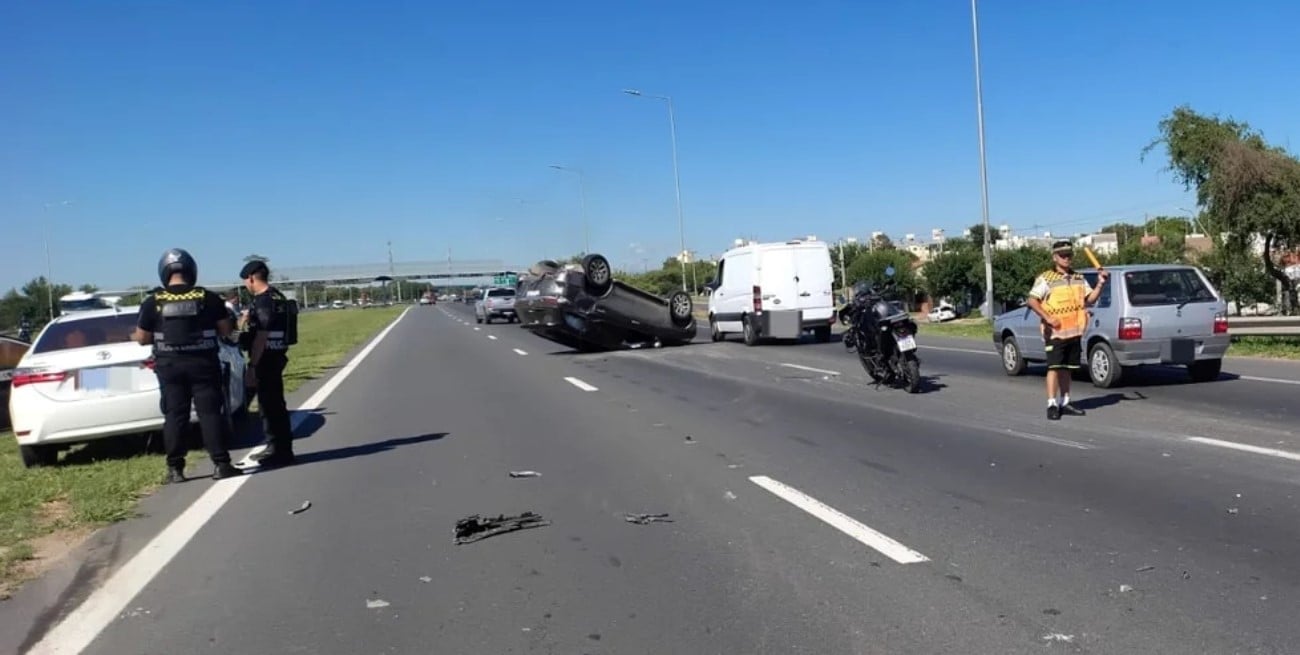 Video: triple choque y vuelco en avenida Circunvalación de Córdoba