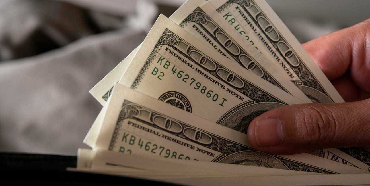 Así cerró el dólar en los bancos de Argentina este viernes 19 de diciembre de 2025