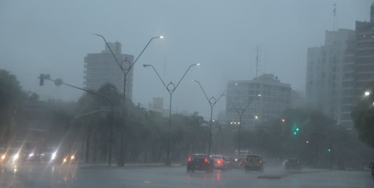 El SMN emitió alerta naranja por lluvias intensas y ráfagas en Santa Fe, Entre Ríos y Corrientes