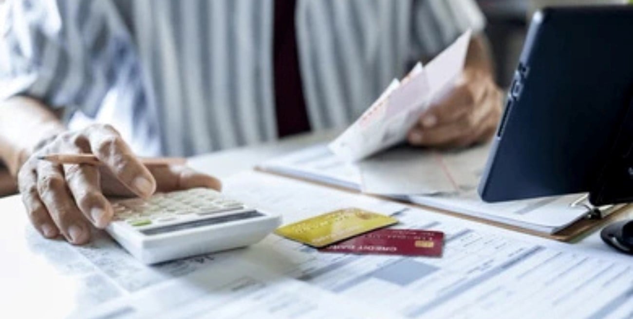 El aguinaldo al rescate de las deudas impagas 