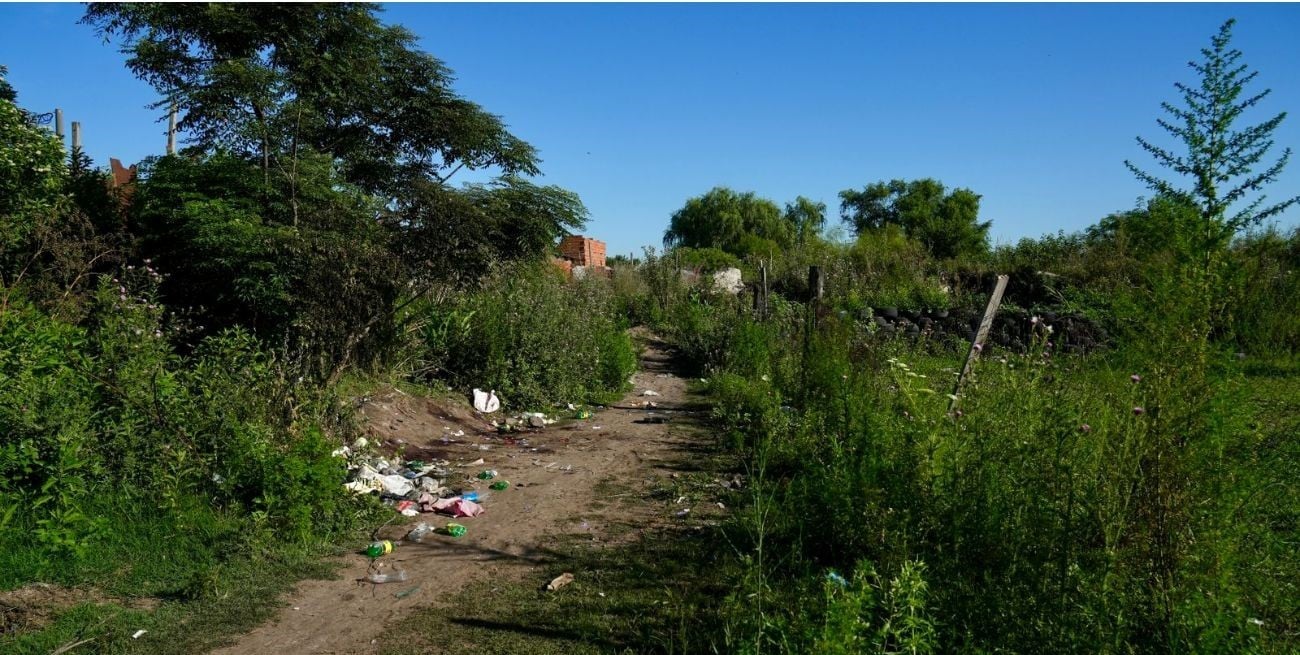 Rosario: asesinaron a tiros a dos hombres y una mujer en barrio Las Flores

