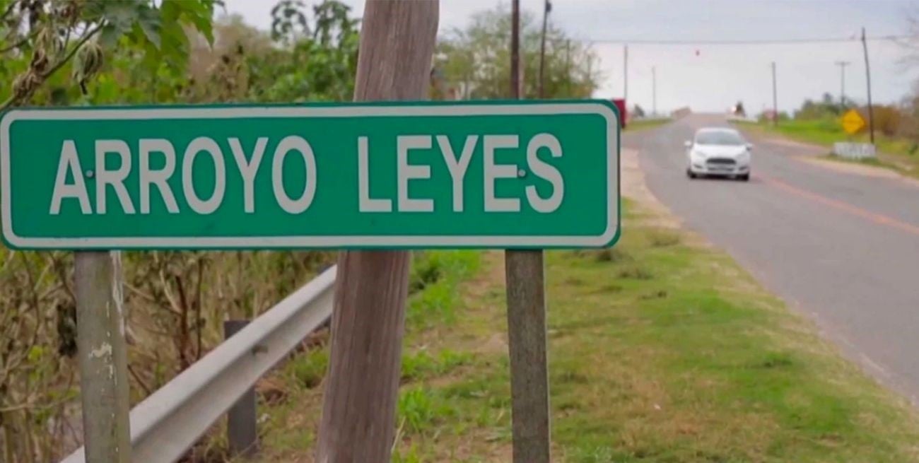 Dos muertos y un niño grave tras el choque entre un auto y una moto en Arroyo Leyes