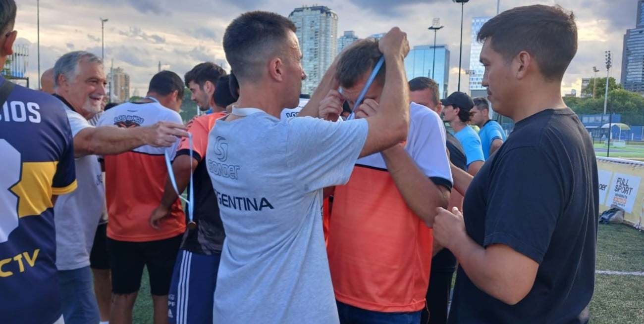 Los Búhos de Santa Fe cerraron un 2025 inolvidable y se subieron al podio nacional