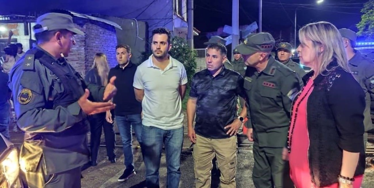 En Seguridad, funcionarios al lado de las guardias en la Nochebuena