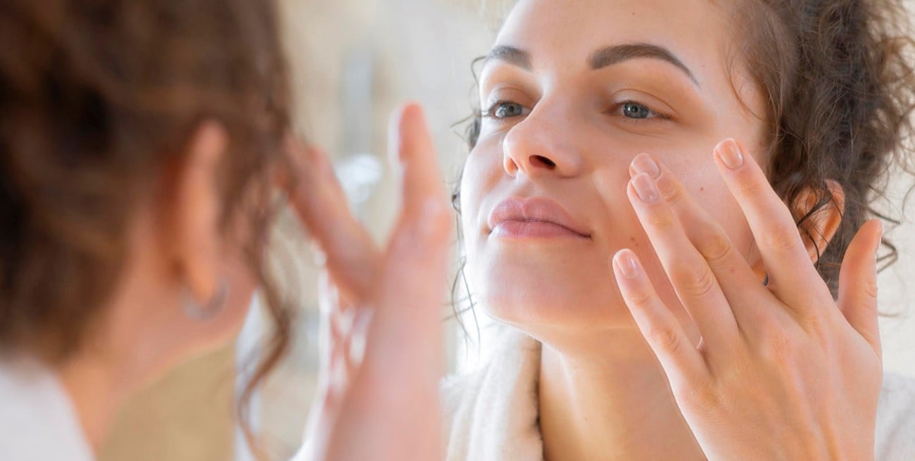 Cómo cuidar tu piel en medio de la ola de calor: cinco hábitos esenciales para una hidratación efectiva