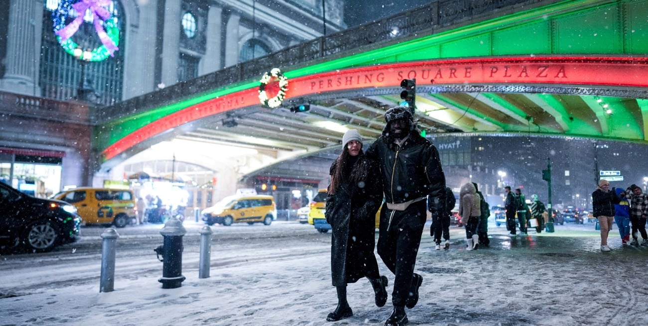 Video: intensa tormenta de nieve afecta a Nueva York y al noreste de EE.UU.