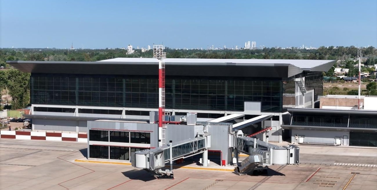 El Aeropuerto de Rosario realiza nuevos trabajos de balizamiento, sin afectar los vuelos comerciales