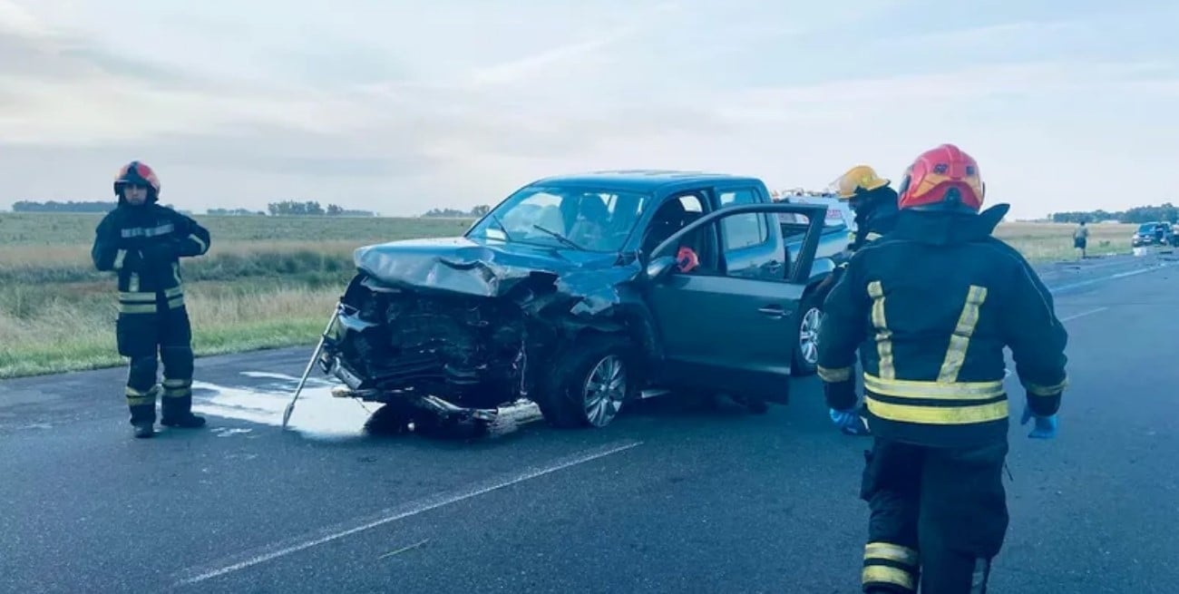 Chocaron dos camionetas en la Ruta 3: murió una pareja y su hija de 13 años está herida