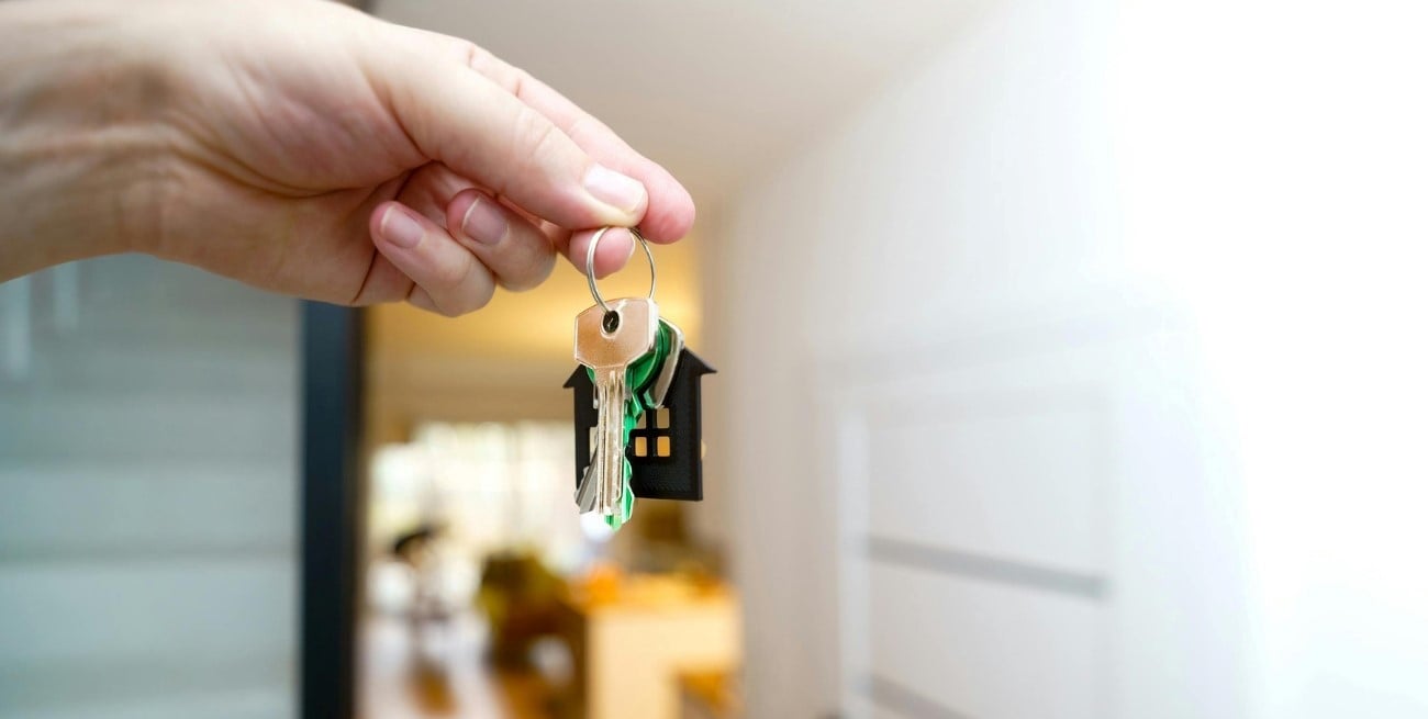 Aumentos confirmados en enero 2026: alquileres, prepagas, servicios y combustibles