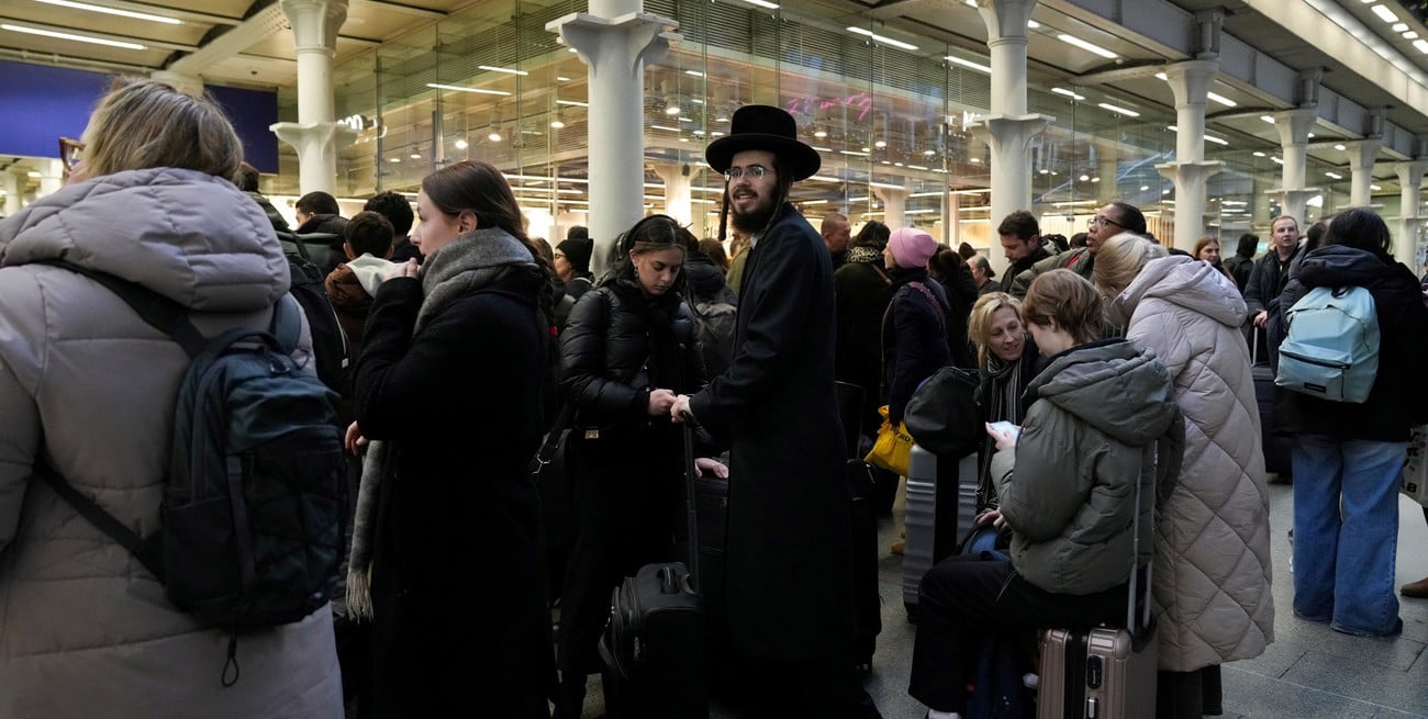 Trenes paralizados entre Londres y París: miles de pasajeros varados por un corte eléctrico