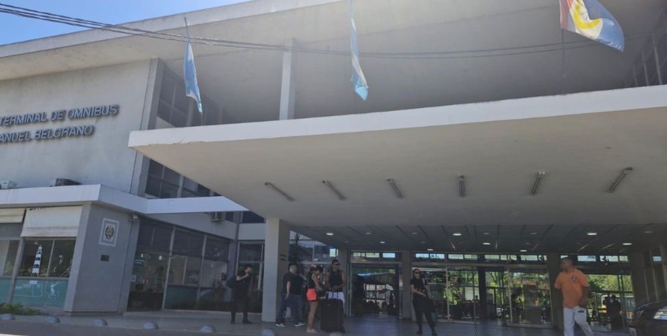 Detuvieron a una mujer que le robó la mochila a una empleada de la terminal de ómnibus santafesina