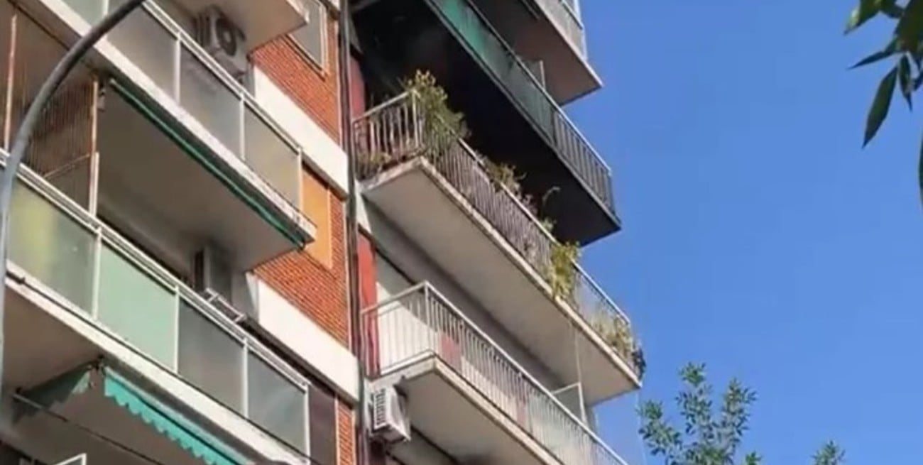 Un hombre resultó con el 75% del cuerpo quemado en un incendio en Palermo