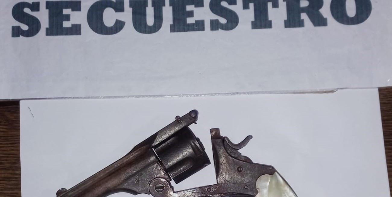 Secuestraron armas de fuego y réplicas en operativos simultáneos en la provincia de Santa Fe