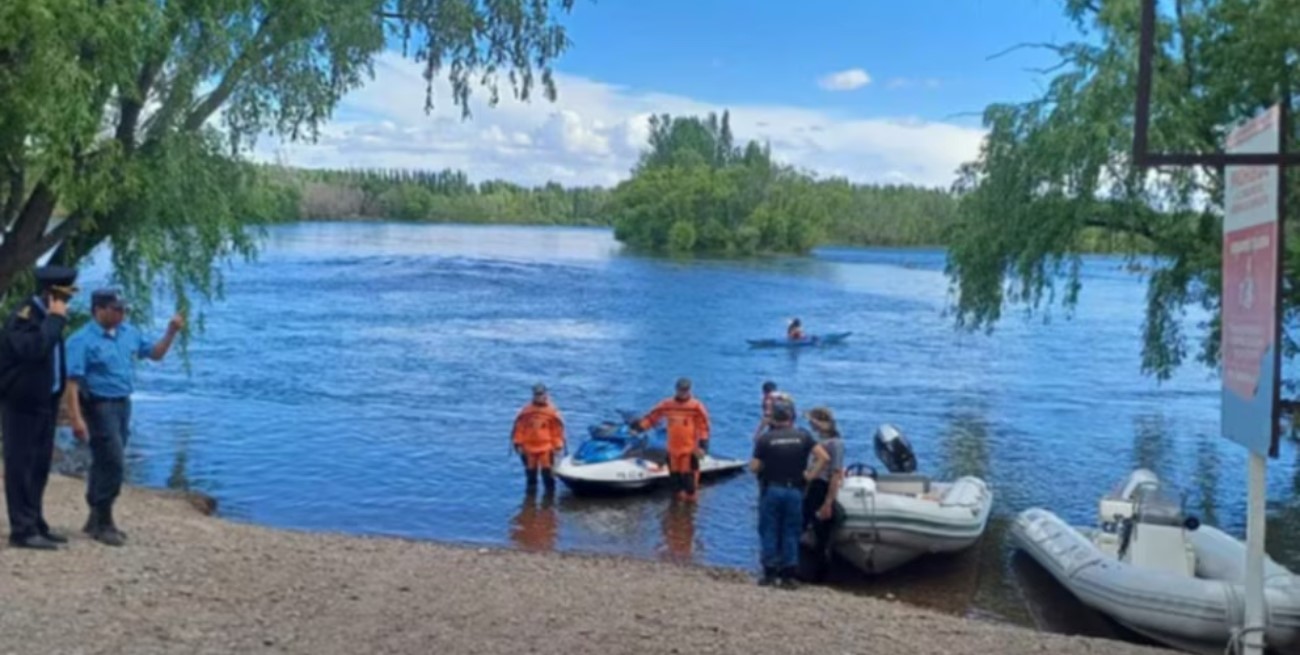 Hallan el cuerpo del adolescente desaparecido en el río Limay en Plottier