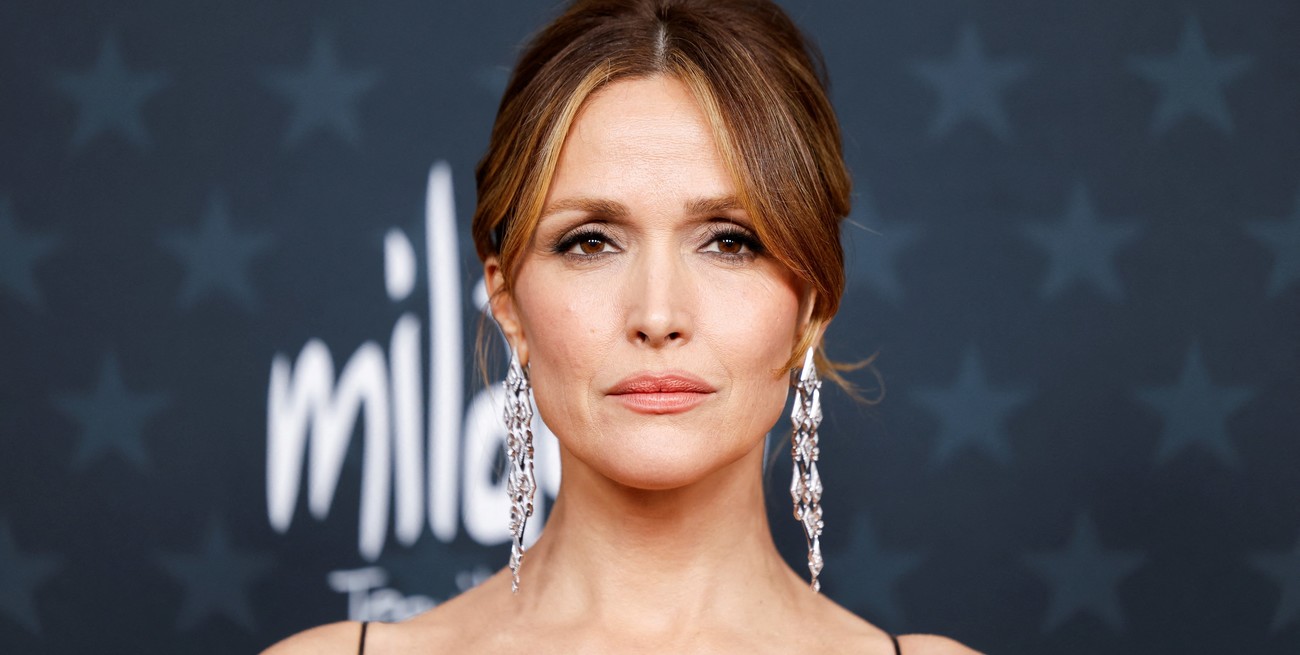 Los mejores looks de las celebridades en los Critics Choice Awards 2026