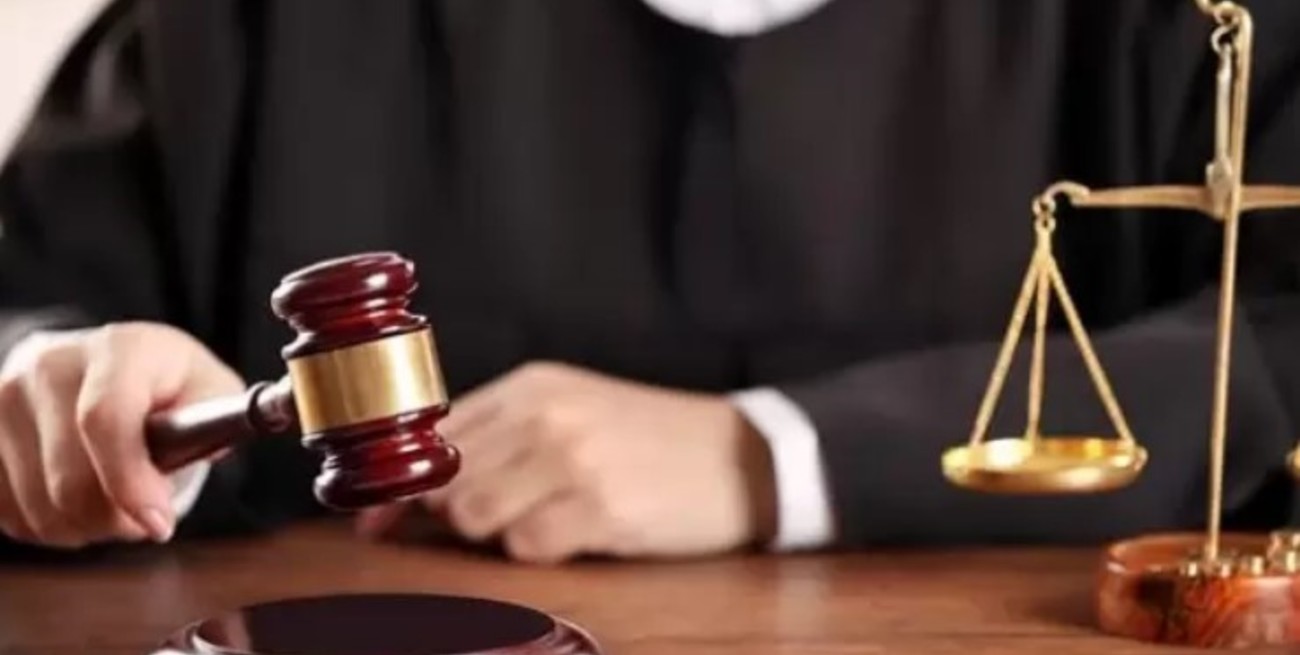 La justicia favoreció a un padre que pidió dejar de mantener a su hijo de 33 años