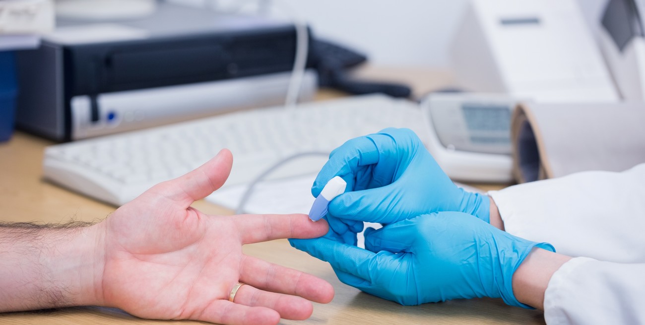 Un simple pinchazo en el dedo podría revolucionar el diagnóstico del Alzheimer