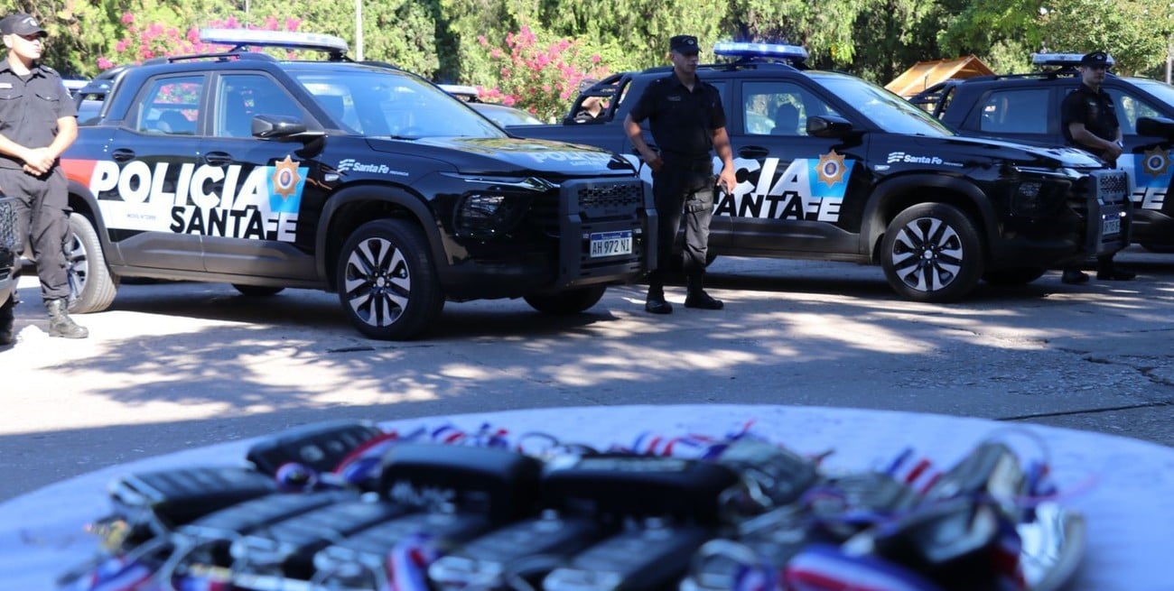 Inversión en seguridad: entregaron 18 móviles policiales a la UR IX