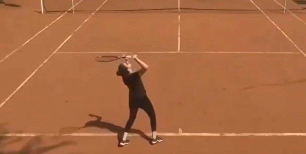 Se hizo viral por su pésimo desempeño en un partido de tenis oficial