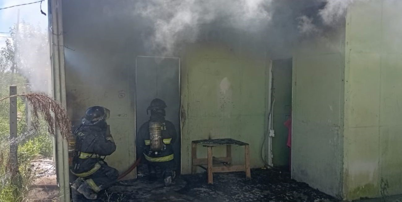 Se incendió una vivienda de Los Sin Techo en la zona oeste