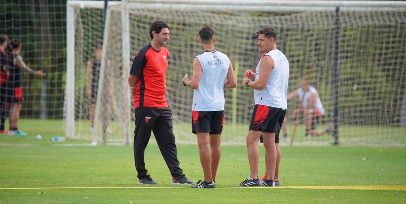 Colón cuida la punta en el Lejano Oeste con dos pistoleros menos