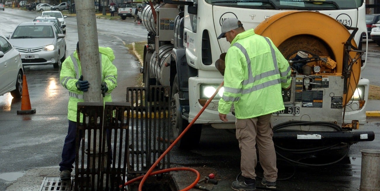 Se realizaron desobstrucciones en puntos críticos de la ciudad de Santa Fe