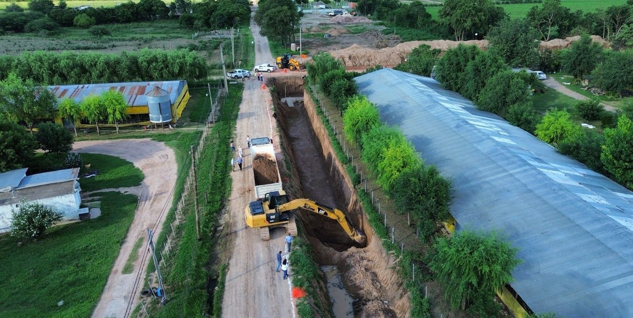 La obra del desagüe Hohenfels alcanza el 40 % de avance en Esperanza