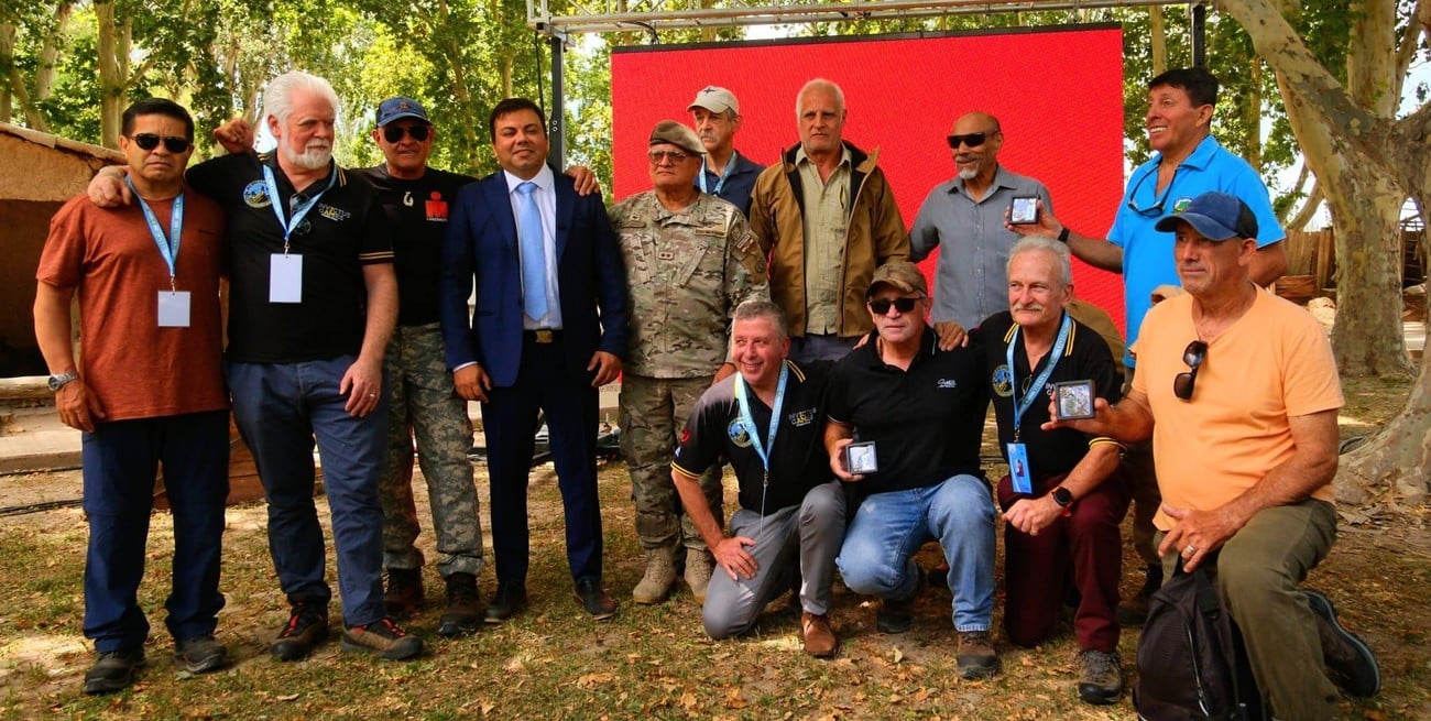 De Santa Fe hacia una inédita travesía: veteranos de Malvinas argentinos e ingleses escalan el Aconcagua