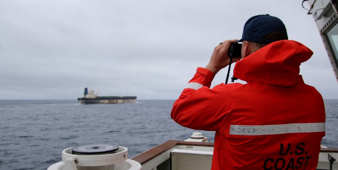 Del Caribe al Atlántico Norte: cómo EE.UU. desbarató el intento ruso de evadir sanciones