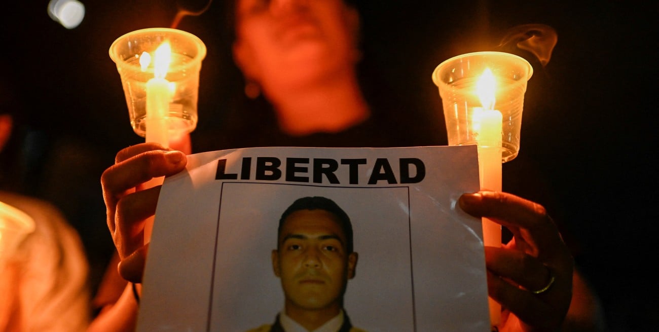 Presos políticos liberados en Venezuela enfrentan restricciones para dar información