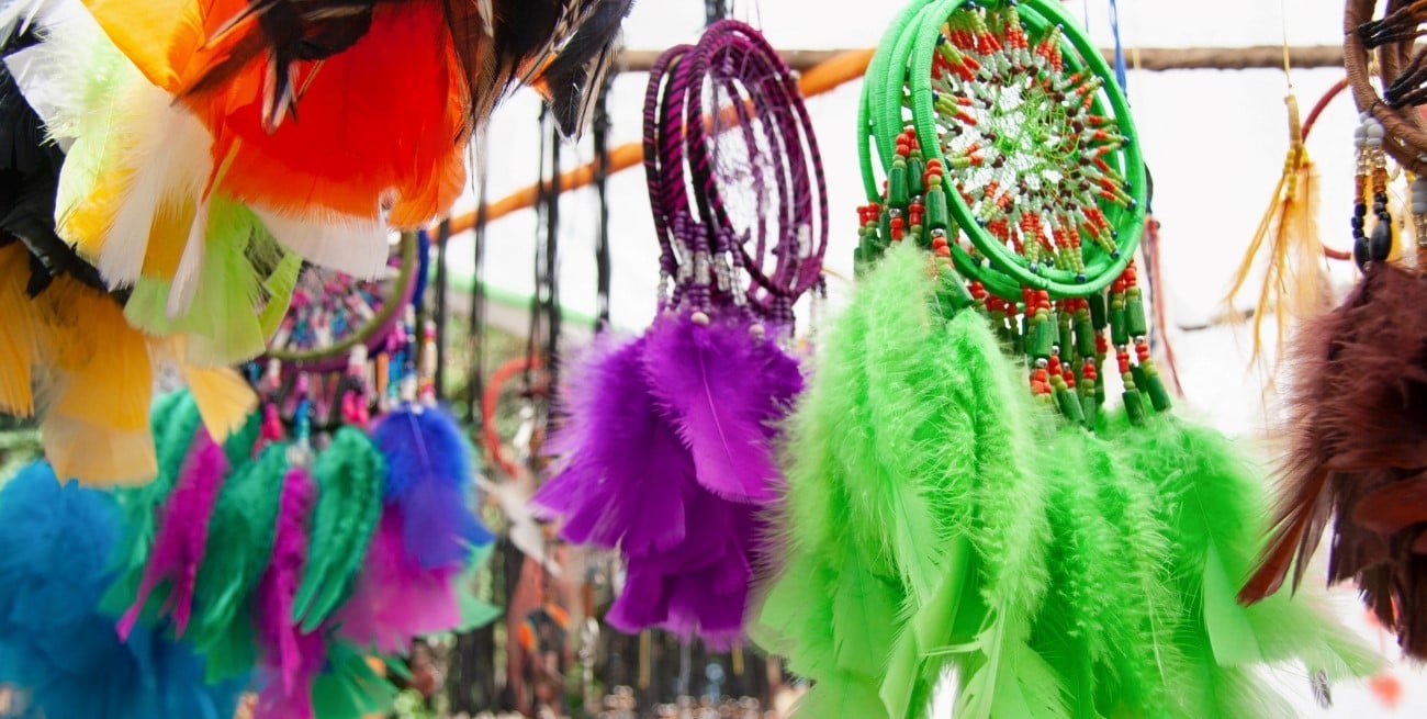 Para qué se recomienda colgar atrapasueños en el hogar según el Feng Shui