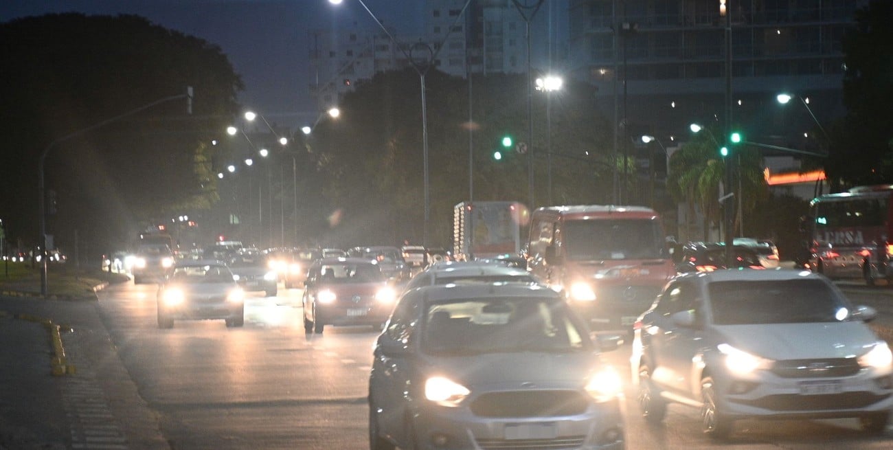 Llamativa "paridad" entre la cantidad de personas y de vehículos que hay en la ciudad de Santa Fe