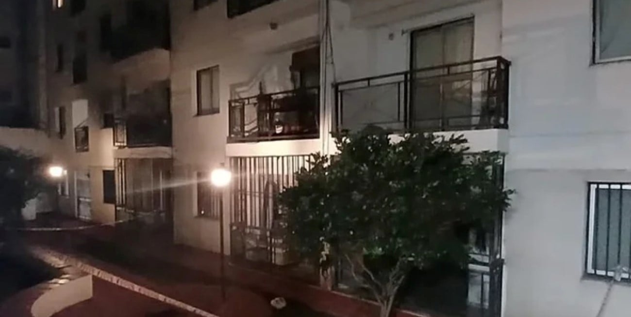 Córdoba: un ladrón arrojó a una mujer desde un balcón durante un robo