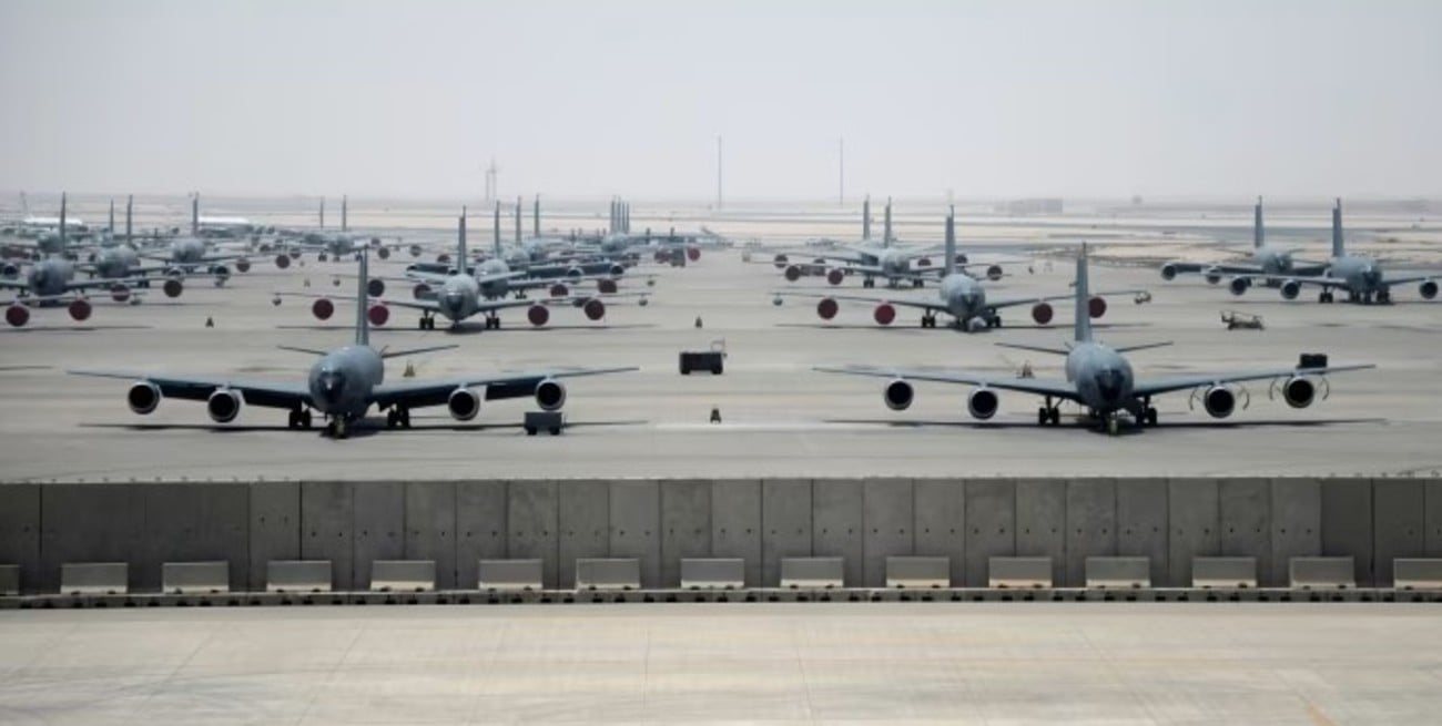 Irán cerró su espacio aéreo en medio de protestas masivas y tensión con Estados Unidos