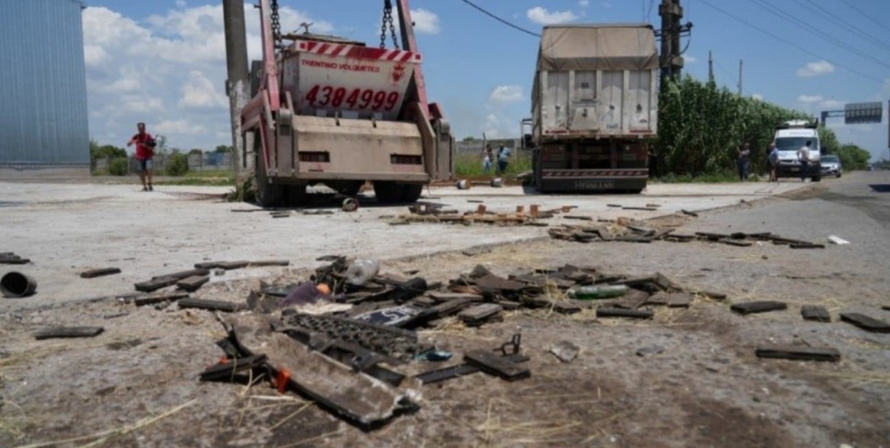 Choque entre camiones en Rosario: un herido fue evacuado en helicóptero