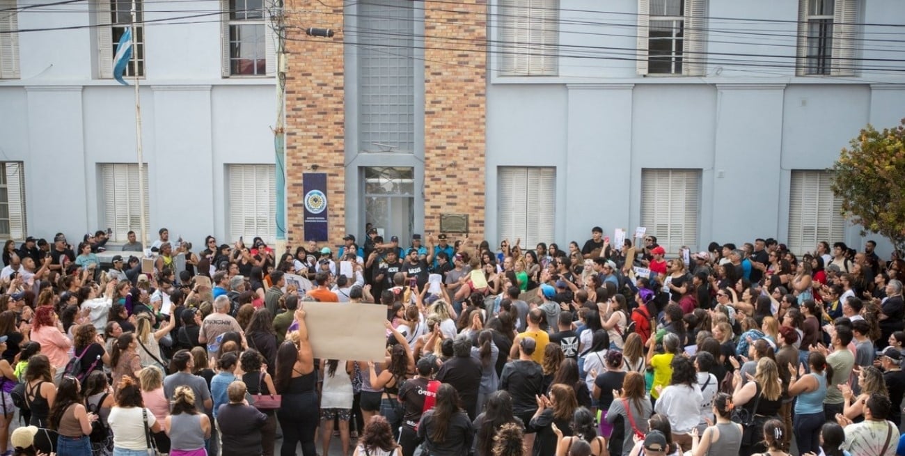 Marcha masiva en Comodoro por Valeria Schwab: encontraron su celular lejos del cuerpo