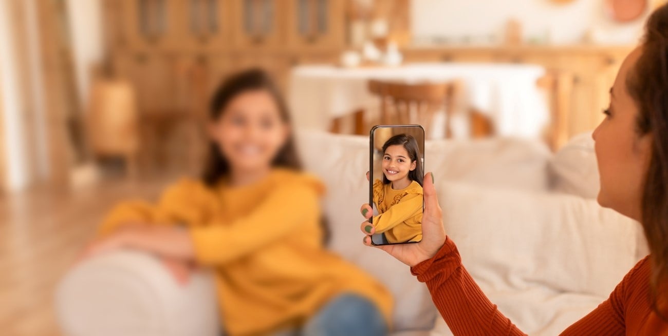 Sharenting: cuando la crianza se vuelve contenido y el celular interrumpe el vínculo