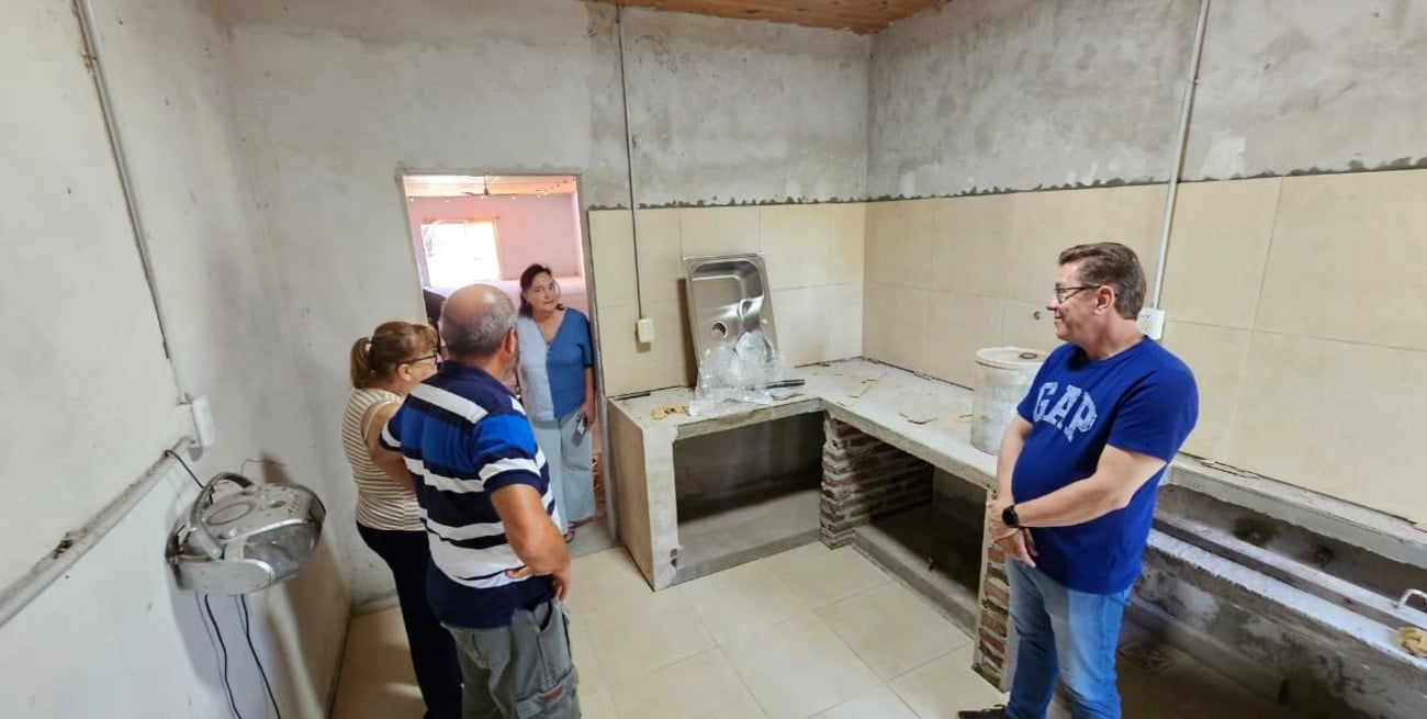 Borla recorrió las obras del SUM Comunal de San Bernardo y destacó la inversión provincial