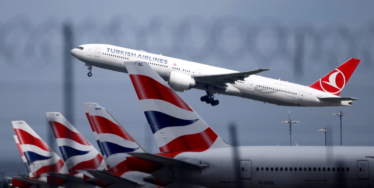 Riesgo elevado para vuelos civiles: la UE aconseja no sobrevolar Irán