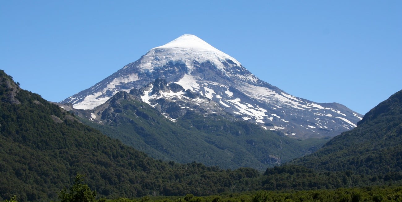 Neuquén: rescataron a una nena de tres años que caminó sola ocho horas en la montaña