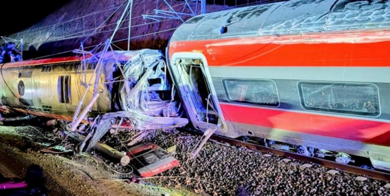Al menos 21 muertos en España por un choque de trenes 