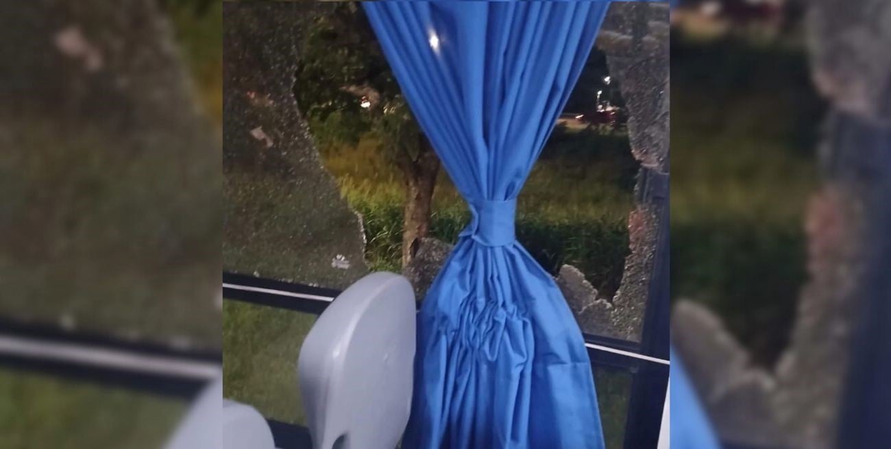 Pasajera de un colectivo herida por un piedrazo; un menor fue aprehendido